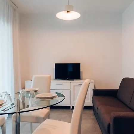 House By Domusaway Apartament *
