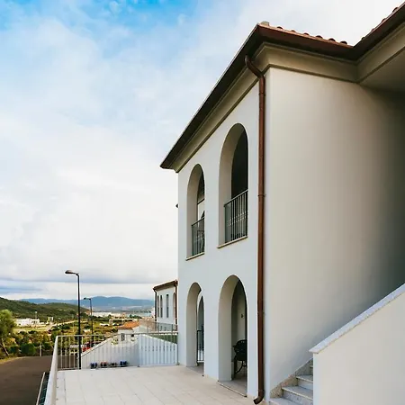 Апартаменти House By Domusaway *